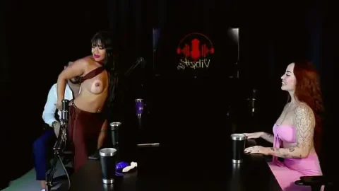 safada mostra os peitos e rebola pro noivo depois de falar sobre a hipocrisia dos casais brasileiros casal cherie watch on sheer red 1733429618